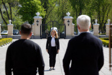 Ukrajinský prezident Volodymyr Zelenskyj, český prezident Petr Pavel a slovenská prezidentka Zuzana Čaputová. FOTO: Reuters