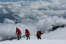 Everest je cieľom a zároveň cintorínom pre mnohých ambicióznych horolezcov.