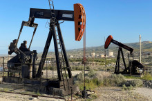 Ťažba ropy v Kalifornii. FOTO: REUTERS