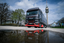 Výrobca úžitkových vozidiel MAN Truck & Bus SE predstavil pred týždňom svoj nový elektrický nákladný automobil v nemeckom Mníchove. eTruck má denný dojazd medzi 600 až 800 km.

FOTO: REUTERS