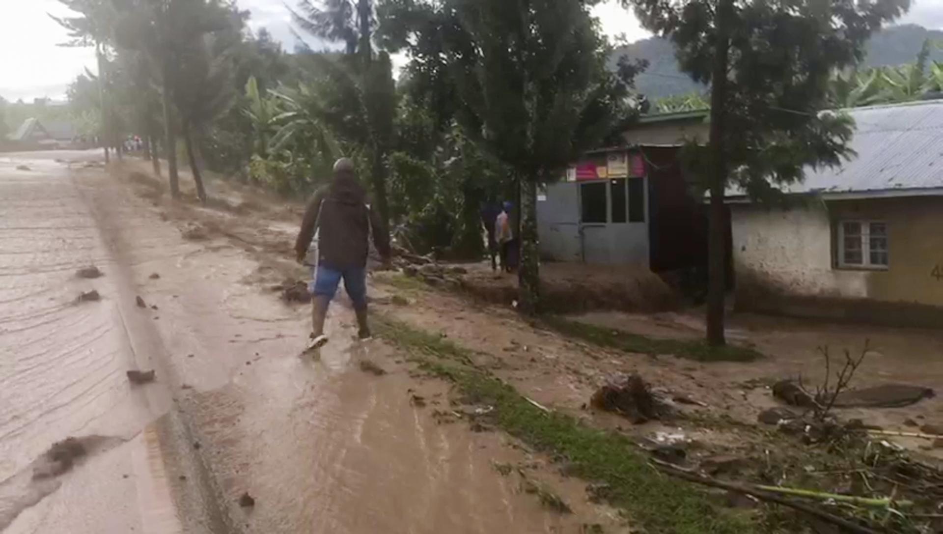 Záplavy a zosuvy v Rwande pripravili o život najmenej 127 ľudí. Prebiehajú záchranné práce