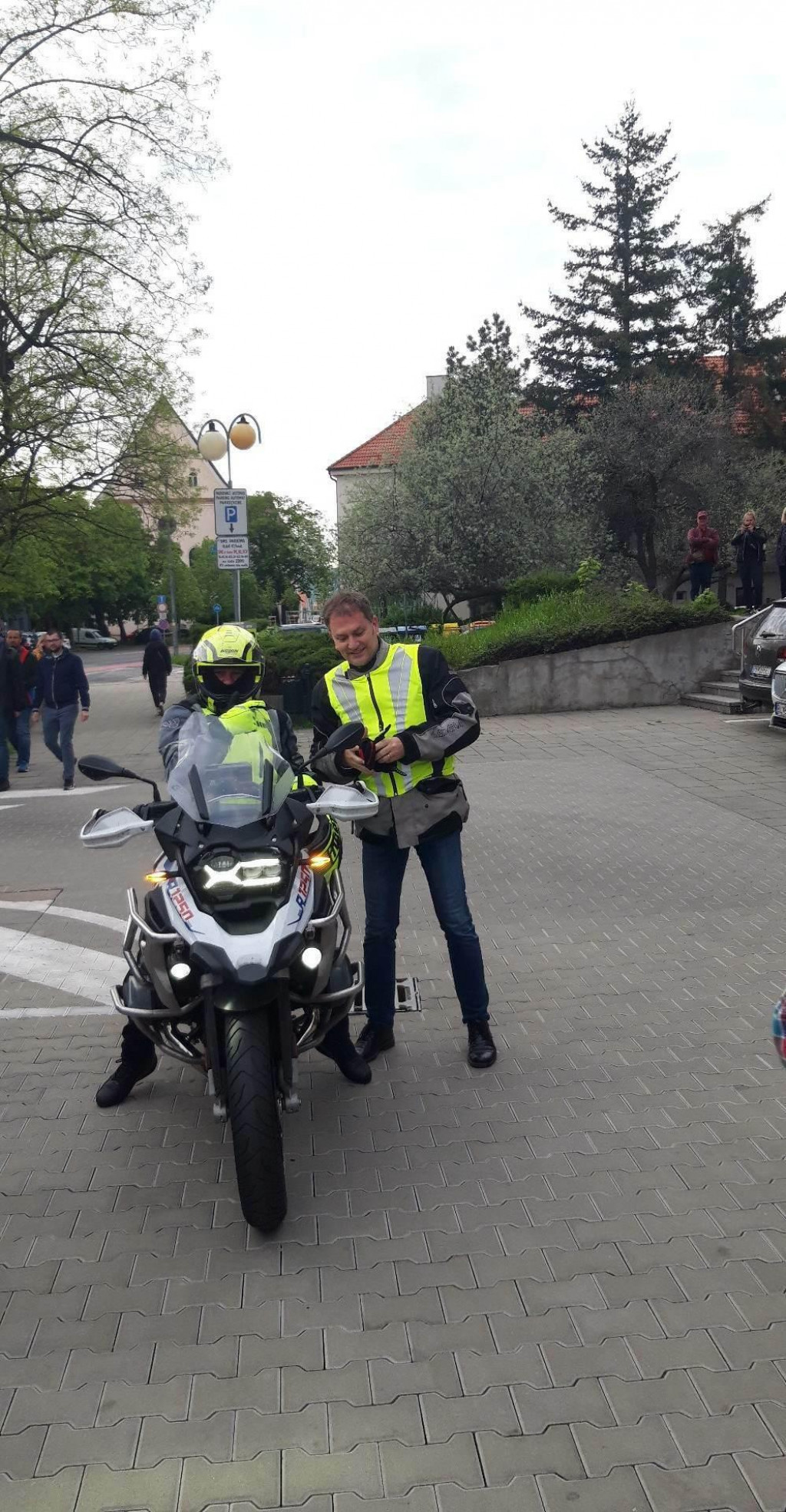 Igor Matovič prišiel do Pezinka na motorke. FOTO: HN/Juraj Búry
