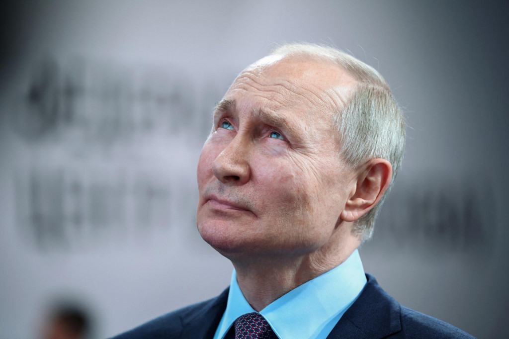 Vladimir Putin čakal, že Ukrajinci budú Rusov vítať kvetmi. V istom zmysle sa ruský prezident stal obeťou svojej vlastnej propagandy, myslí si ukrajinský historik Serhij Plochij. SNÍMKA: Reuters