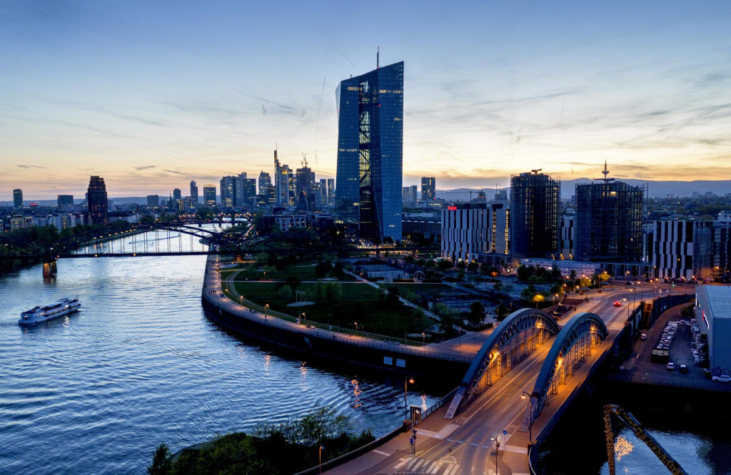Budova Európskej centrálnej banky vo Frankfurte nad Mohanom. FOTO: TASR/AP