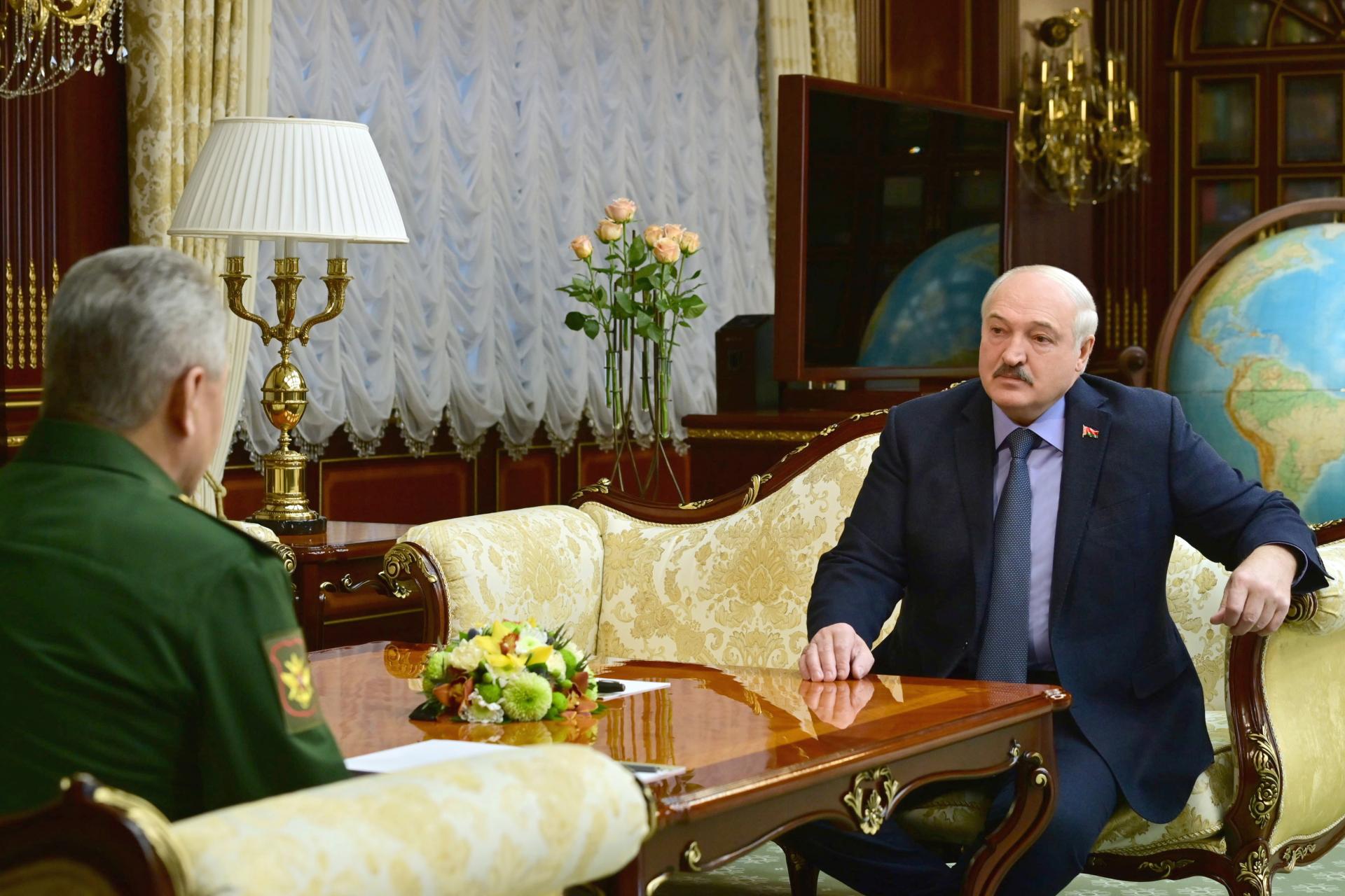 Bieloruský líder Lukašenko je v Moskve, zrejme sa zúčastní vojenskej prehliadky