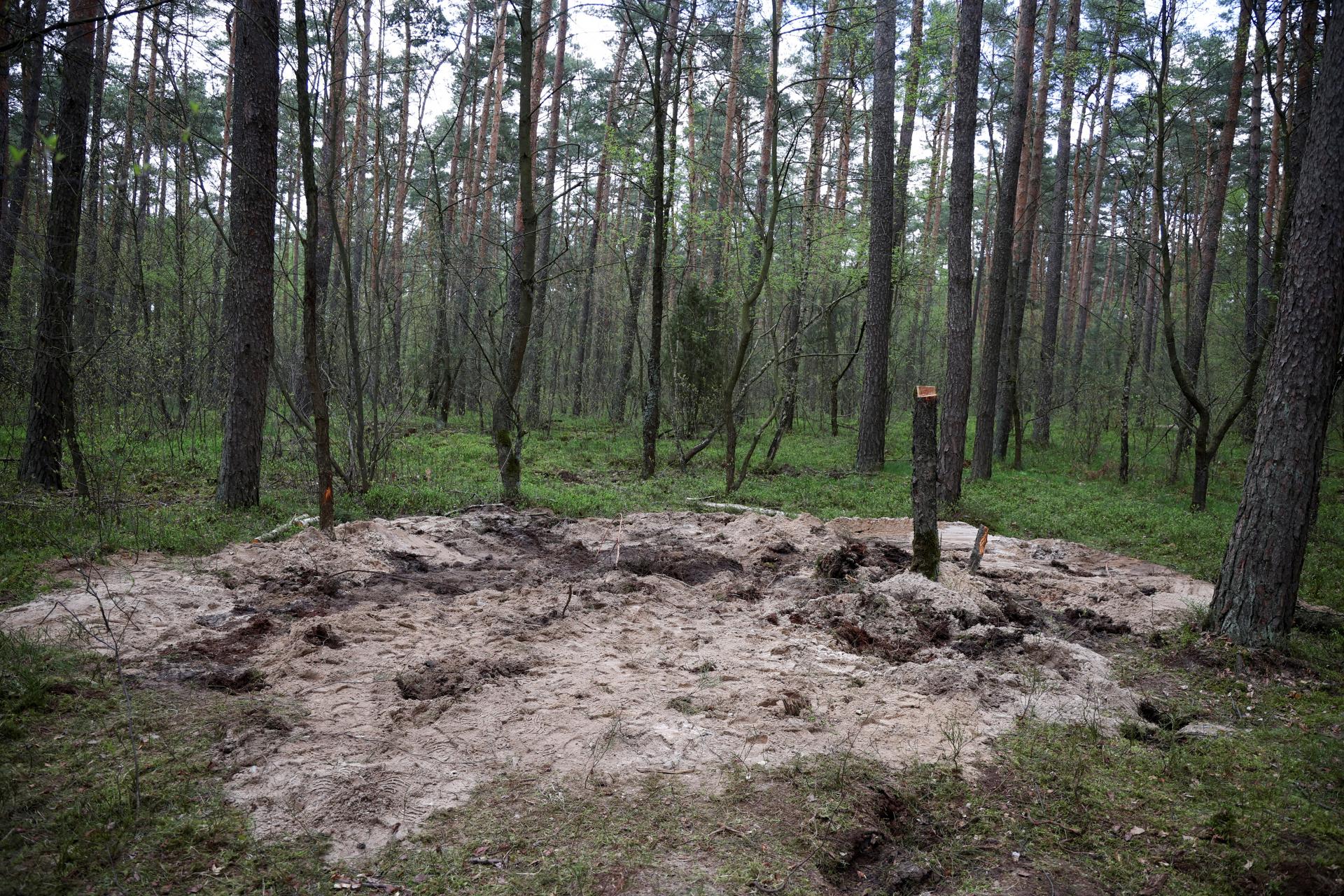 Vojenský objekt nájdený v poľskom lese, stovky kilometrov od Ukrajiny, je ruská raketa, tvrdia médiá