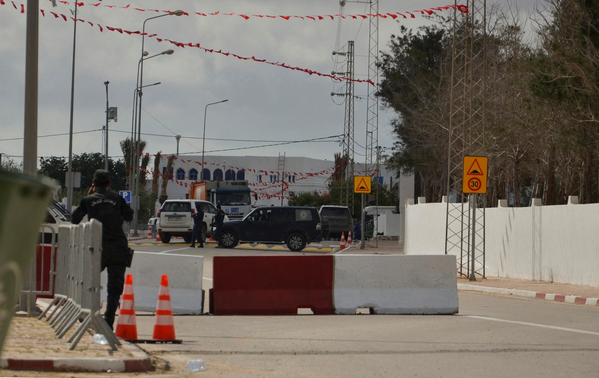 Po útoku pri synagóge na tuniskom ostrove Džerba zomrelo šesť ľudí