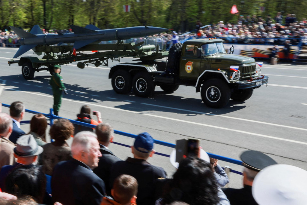 Vojenská prehliadka na Deň víťazstva. FOTO: Reuters