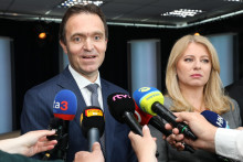 Budúci premiér Ľudovít Ódor a prezidentka Zuzana Čaputová FOTO: HN/Peter Mayer