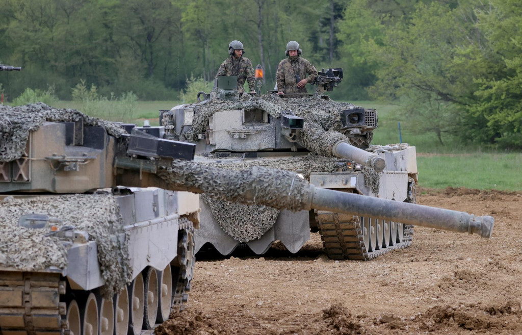 Tanky Leopard 2. FOTO: Reuters