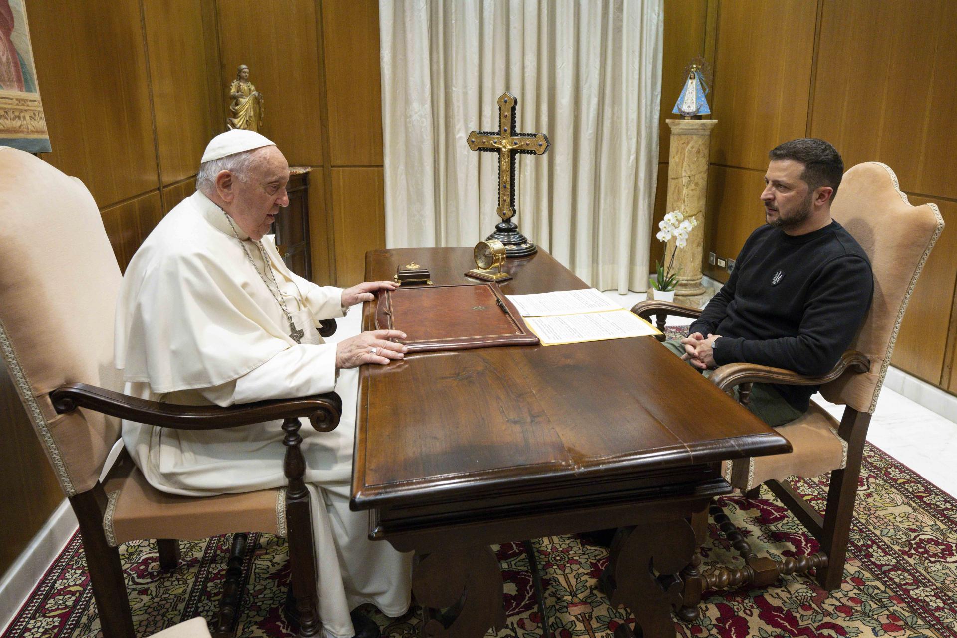 Ukrajinský prezident Zelenskyj prišiel do Vatikánu na rokovania s pápežom