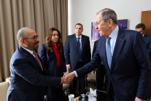 Ruský minister zahraničných vecí Sergej Lavrov a minister zahraničných vecí Spojených arabských emirátov Khalifa Shaheen Al Marar. FOTO: Ruské ministerstvo zahraničia