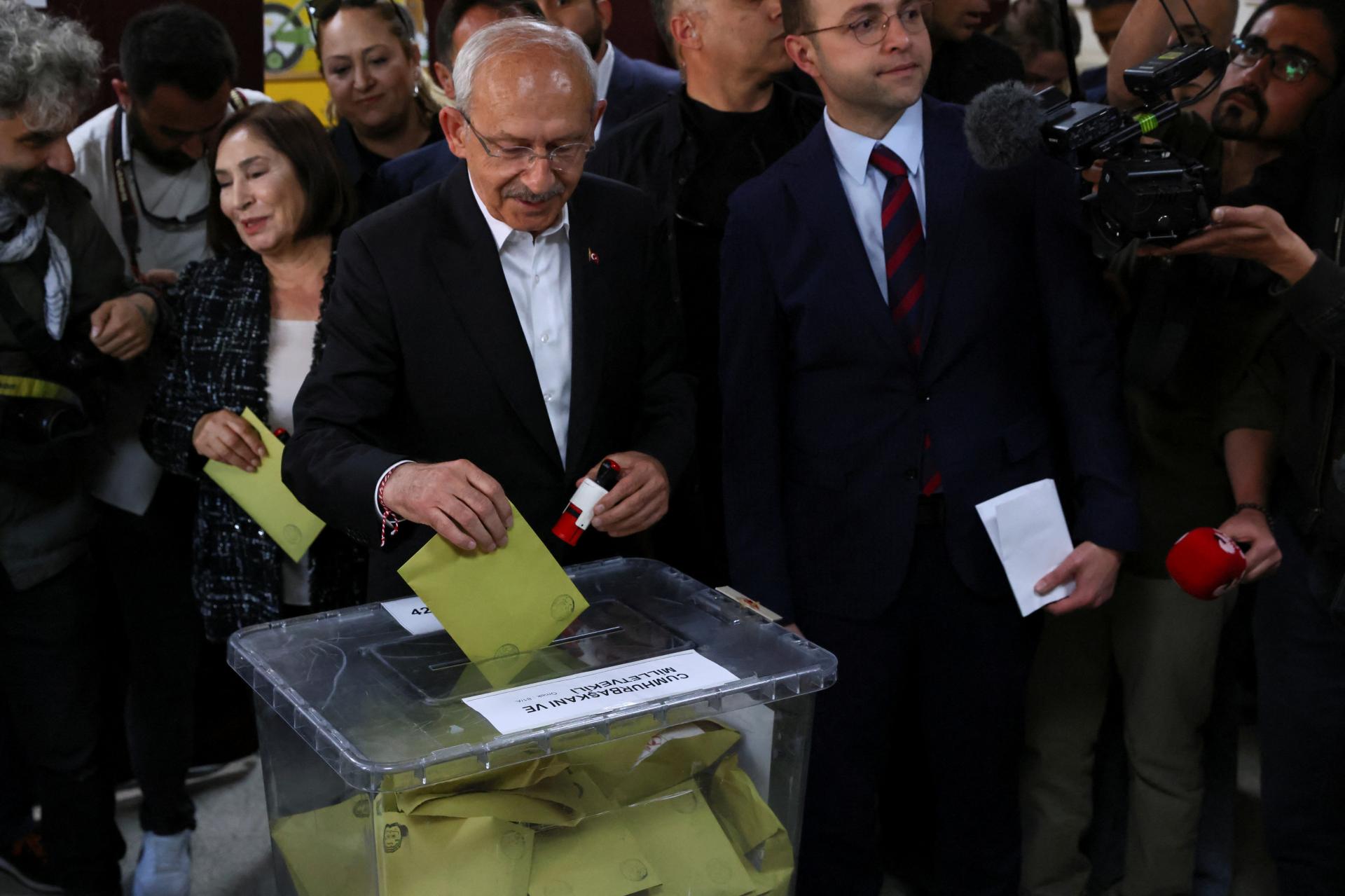 Voľby v Turecku: Hlavný vyzývateľ Erdogana prisľúbil obnovenie demokracie