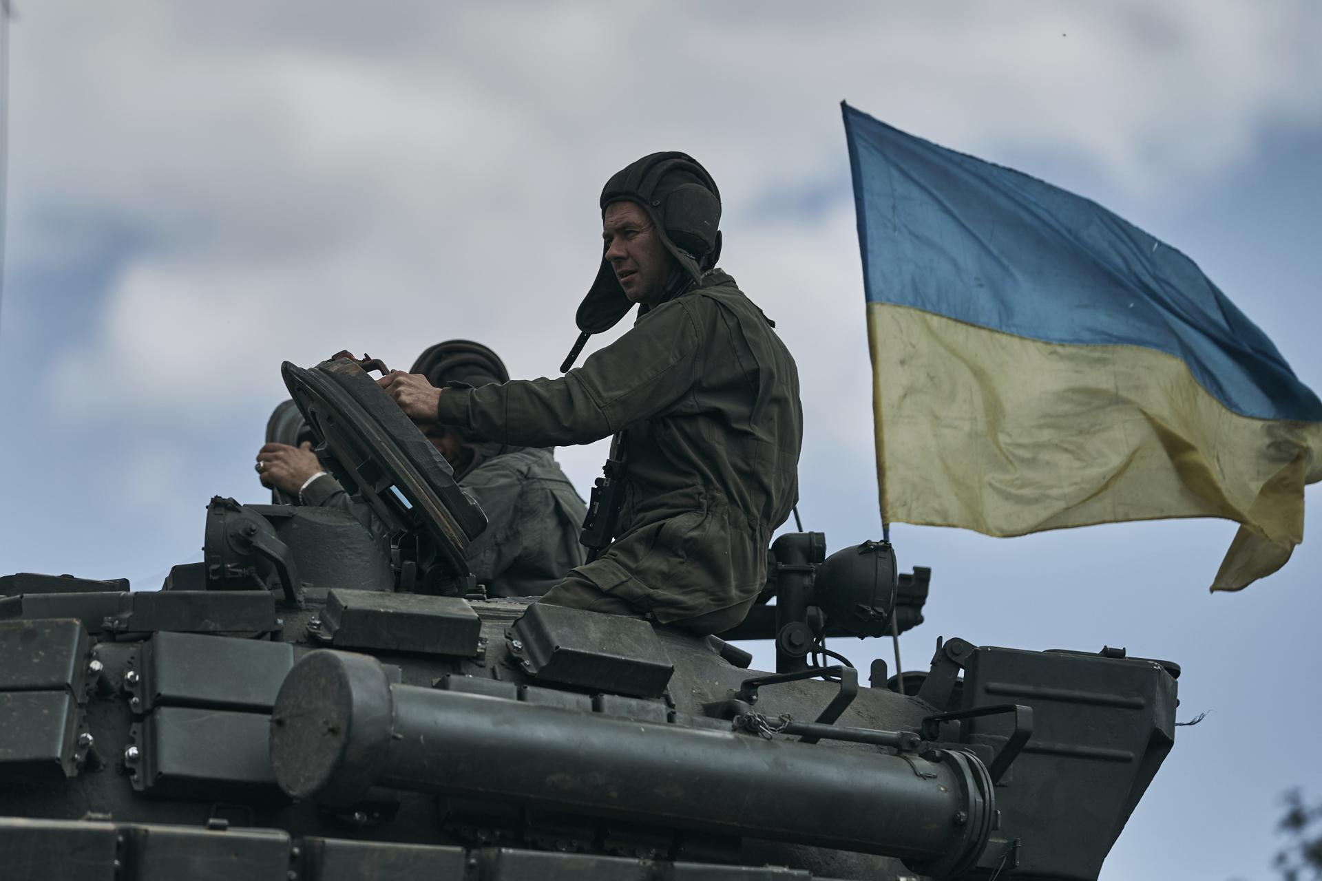 Ukrajinské vojská postupujú pri Bachmute, Luhansk mohli zasiahnuť 