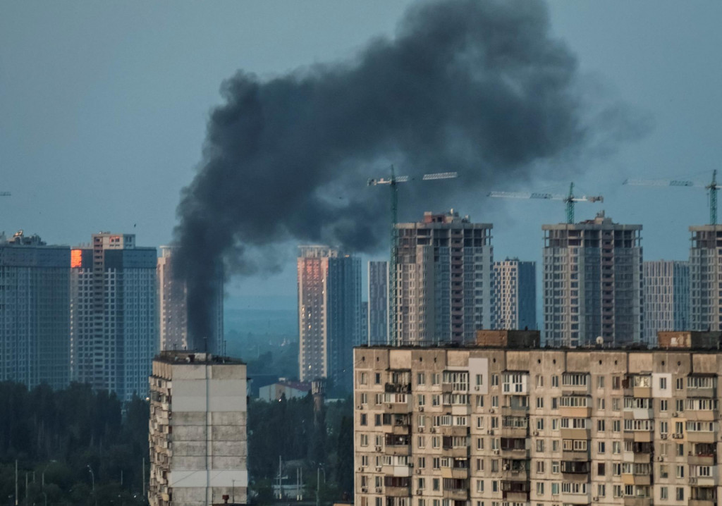 Sídlisko v Kyjeve po zásahu ruských síl. Ilustračné foto: Reuters

