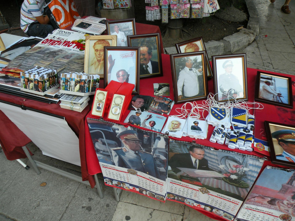 Memorabílie Juhoslávie na predaj. FOTO: Ed S. Johovac
