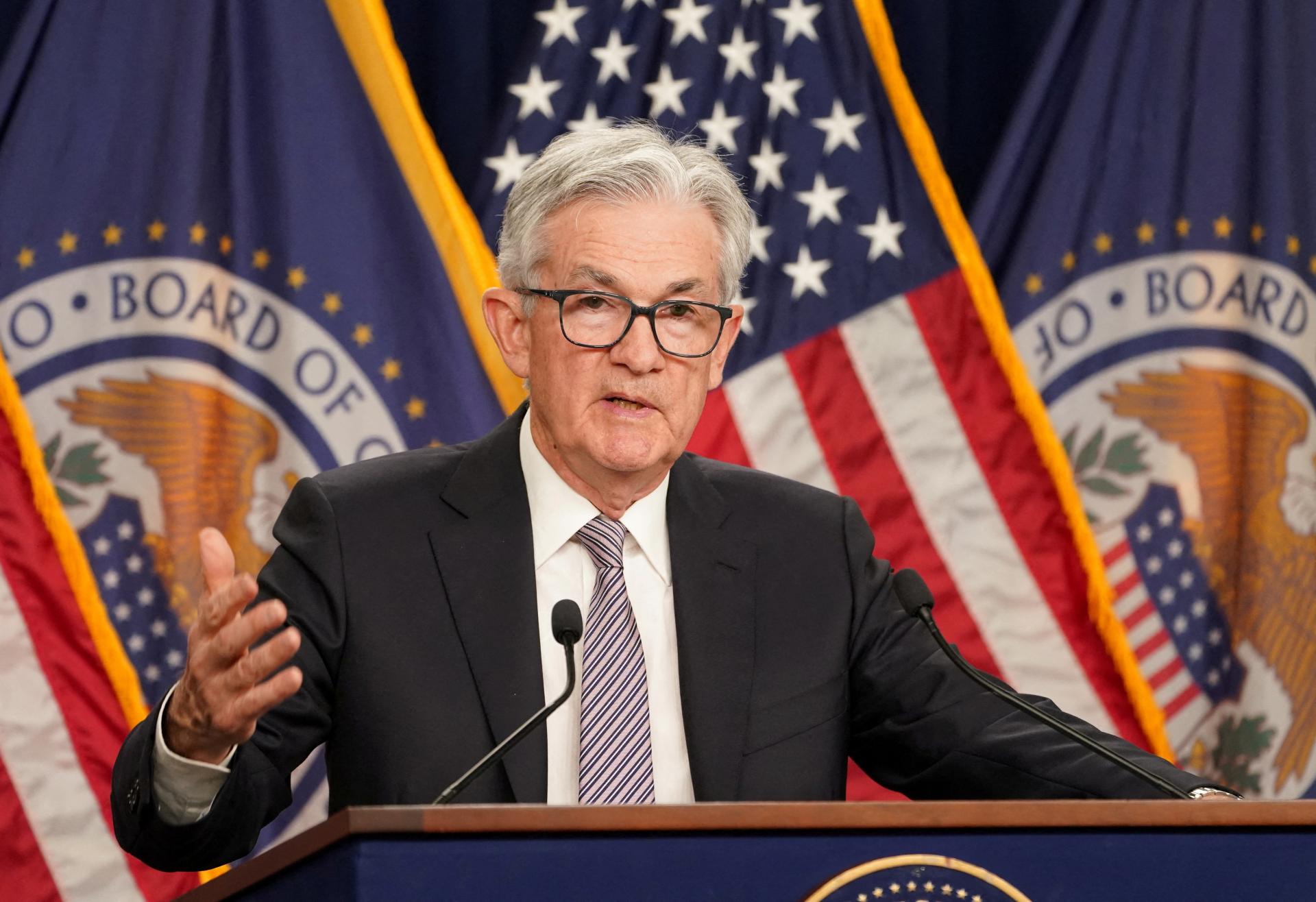 Fed možno nebude musieť zvýšiť sadzby tak vysoko, ako predpokladal, tvrdí Powell