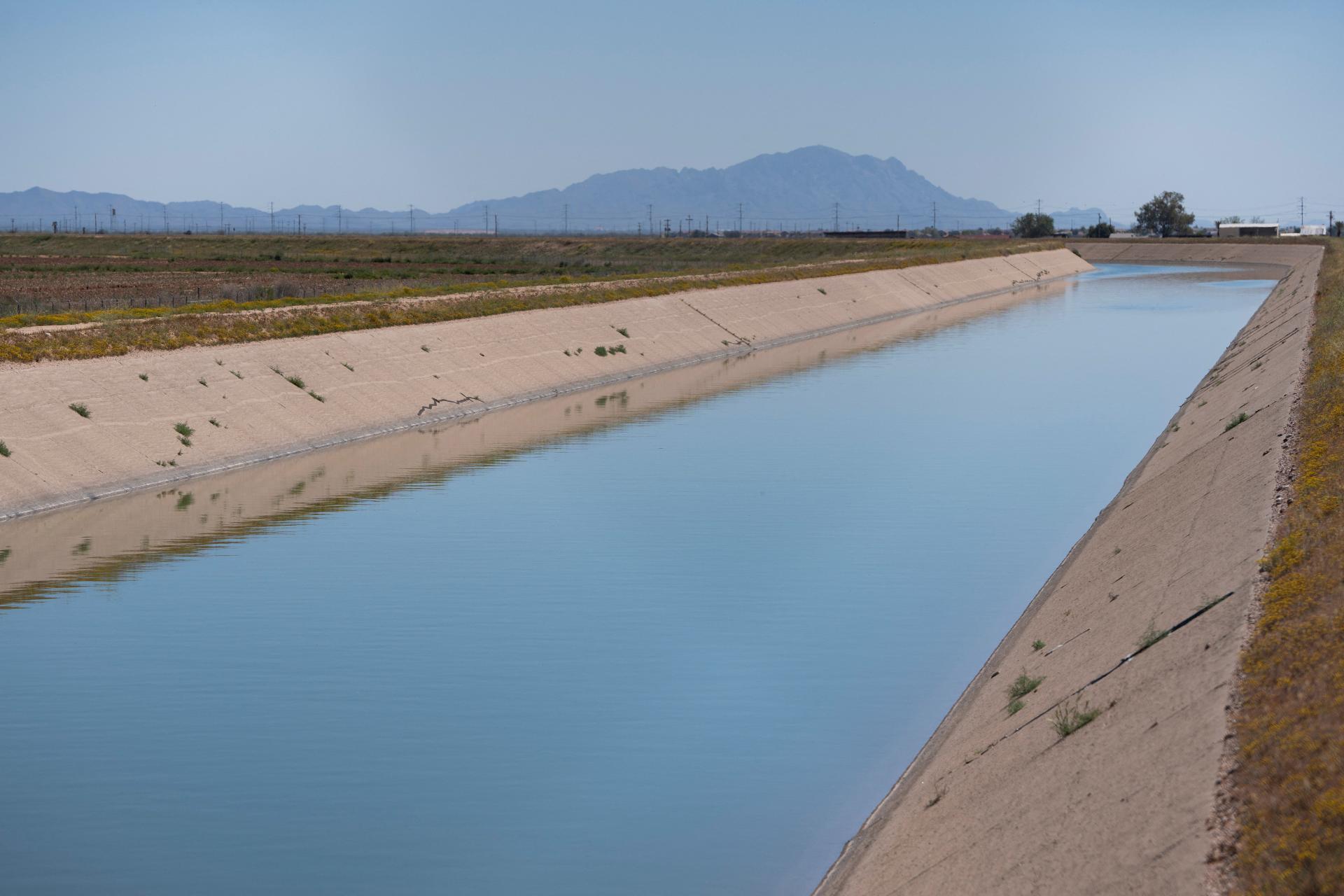 Štáty USA sa dohodli na obmedzení spotreby vody z rieky Colorado, sužuje ju sucho