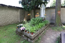 Hrob a pamätník Maríny Geržovej, rod. Pischlovej, na štiavnickom evanjelickom cintoríne. FOTO: Dromedar.sk