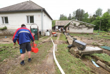 Silná búrka v obci Kokava nad Rimavicou v Poltárskom okrese spôsobila povodeň.
