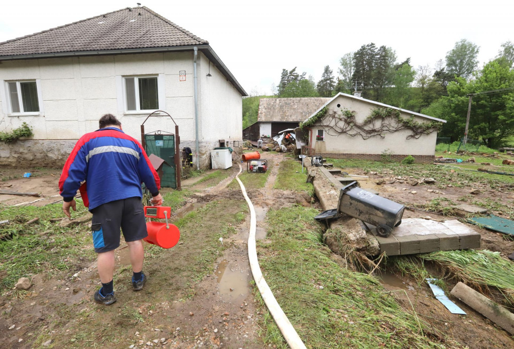 Silná búrka v obci Kokava nad Rimavicou v Poltárskom okrese spôsobila povodeň.