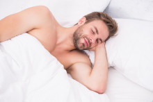 Pozrite sa, prečo zvyknú muži po sexe zaspať.