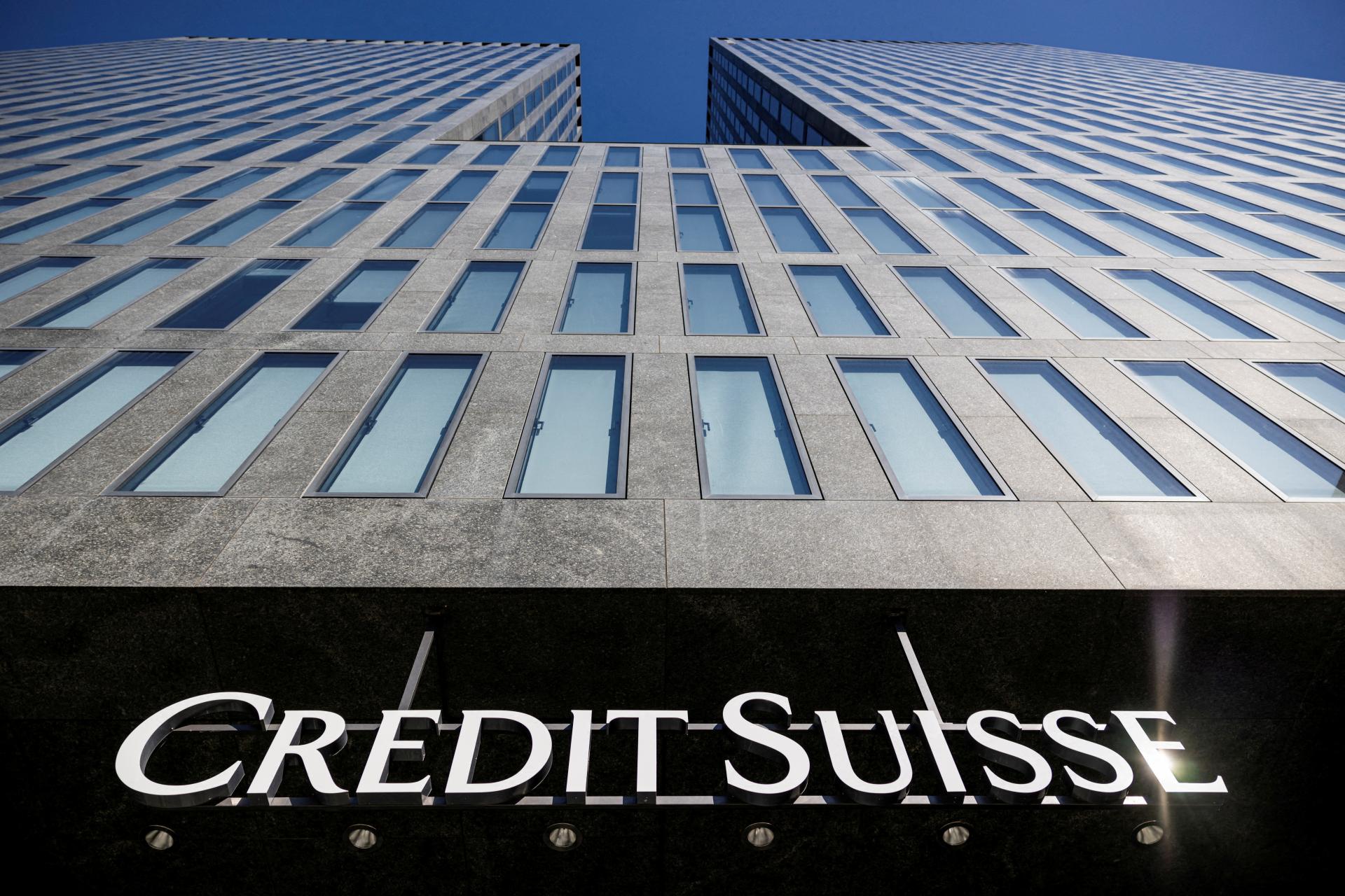 Brusel schválil prevzatie švajčiarskej banky Credit Suisse domácim konkurentom UBS