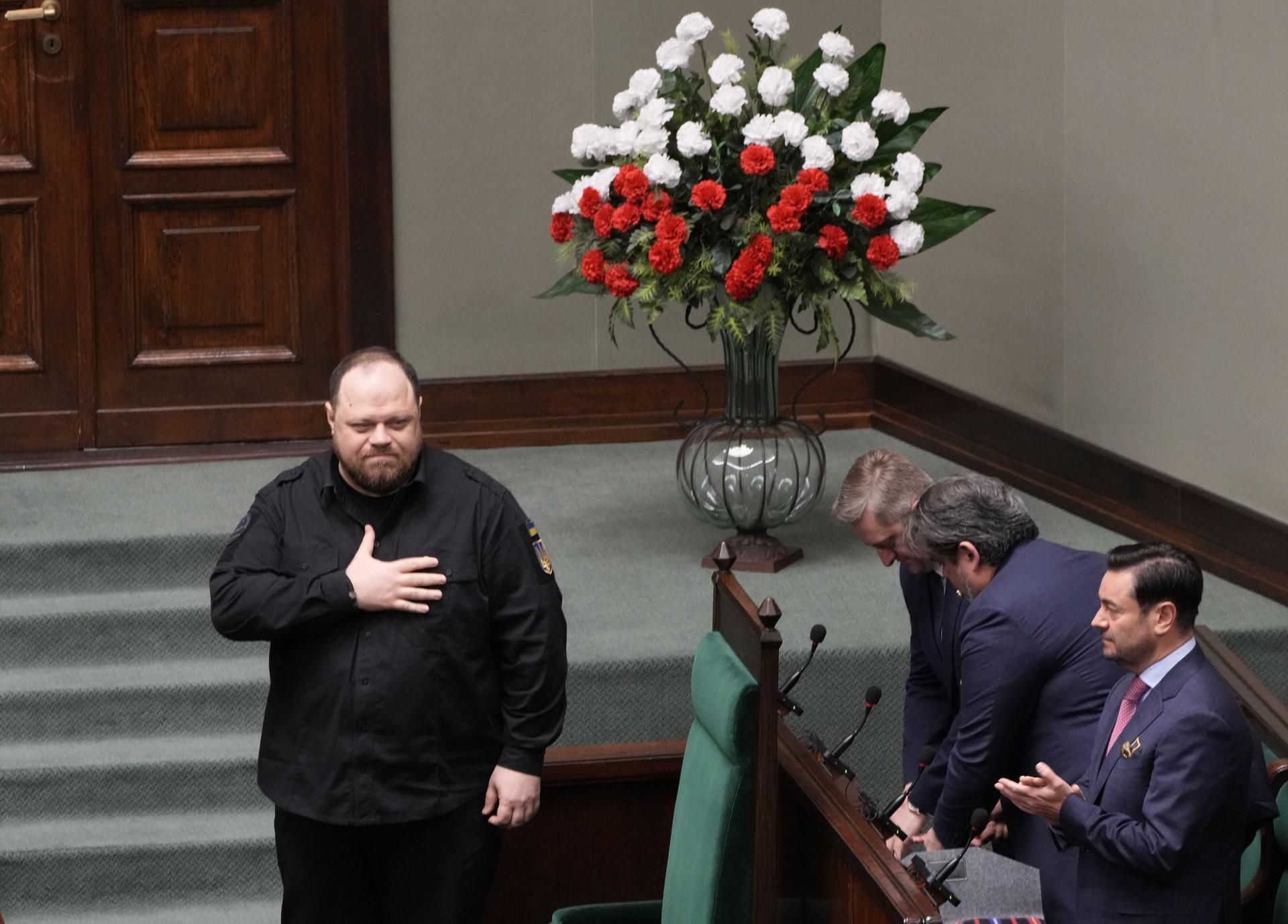 Šéf ukrajinského parlamentu v Poľsku kondoloval rodinám obetí volyňského masakru