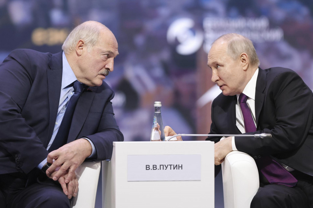 Vladimír Putin a Alexander Lukašenko. FOTO: TASR/AP
