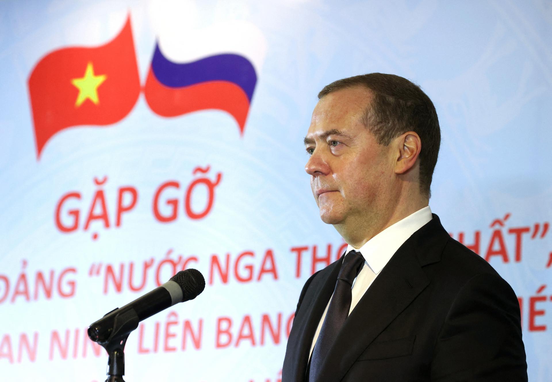Medvedev ohlásil novú realitu: Tento konflikt bude trvať veľmi dlho, možno desaťročia