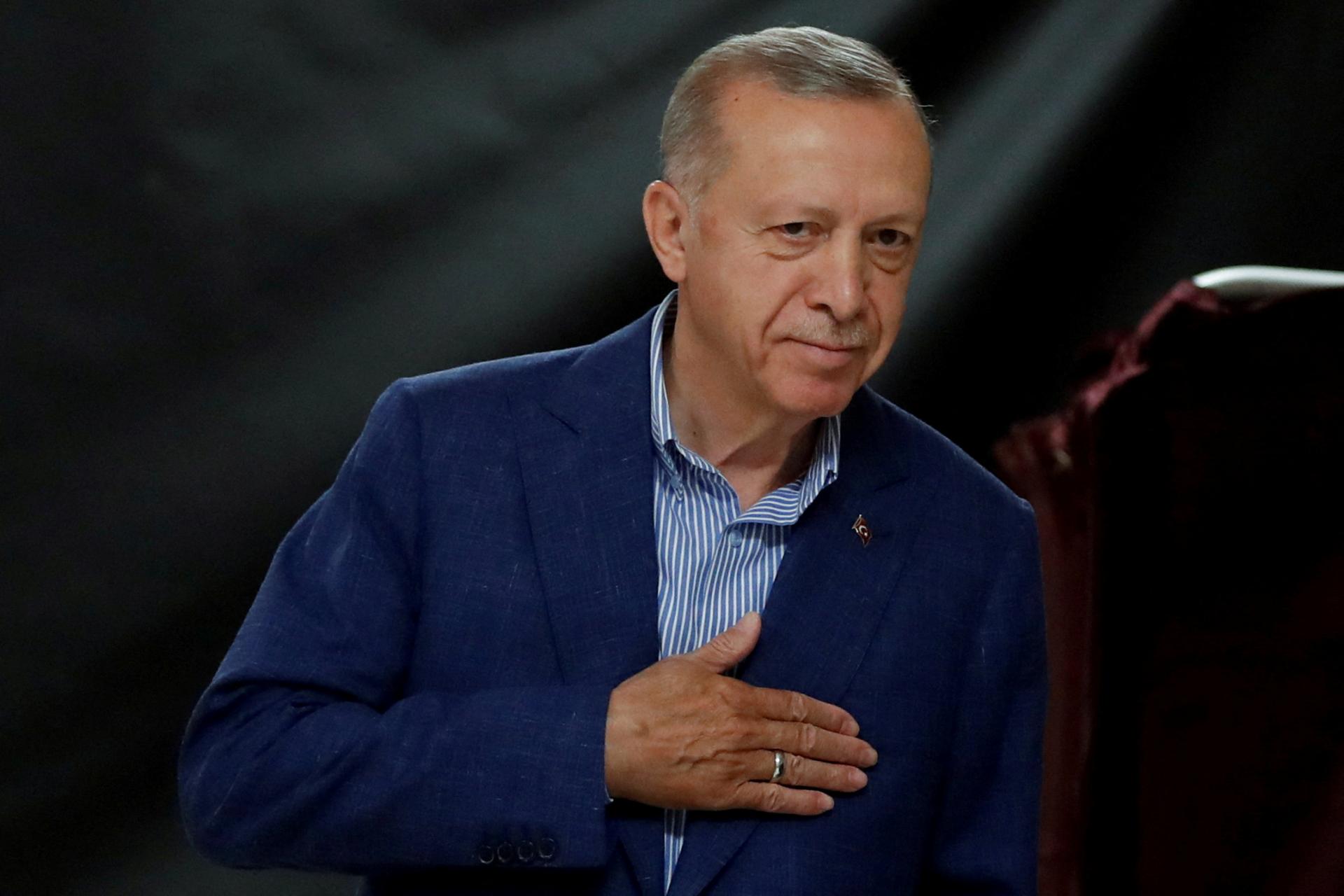 Erdogan podľa priebežných výsledkov v tureckých prezidentských voľbách vedie