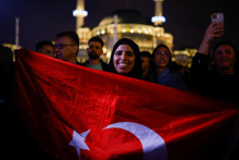 Priaznivci tureckého prezidenta Tayyipa Erdogana. FOTO: Reuters