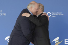 Ruský prezident Vladimir Putin a bieloruský prezident Alexander Lukašenko. FOTO: TASR/AP
