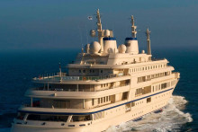 Jachta Al Said za 300 miliónov dolárov obsahuje koncertnú sálu dostatočne veľkú pre 50-členný orchester. Na trh bola uvedená v roku 2007 a dodnes je jednou z najluxusnejších jácht na svete. Pôvodne ju vlastnil zosnulý sultán Ománu Qaboos bin Said Al Said.

FOTO: Facebook/Yacht Harbour