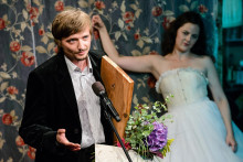 Cenu za najlepší mužský herecký výkon v divadelnej sezóne 2012/2013 získal Daniel Heriban.