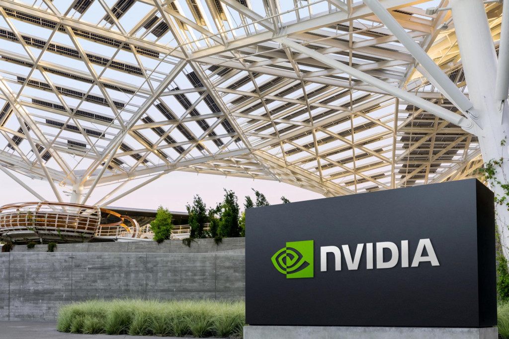 Logo firmy NVIDIA pred jej centrálou v mestečku Santa Clara v Kalifornii. FOTO: REUTERS