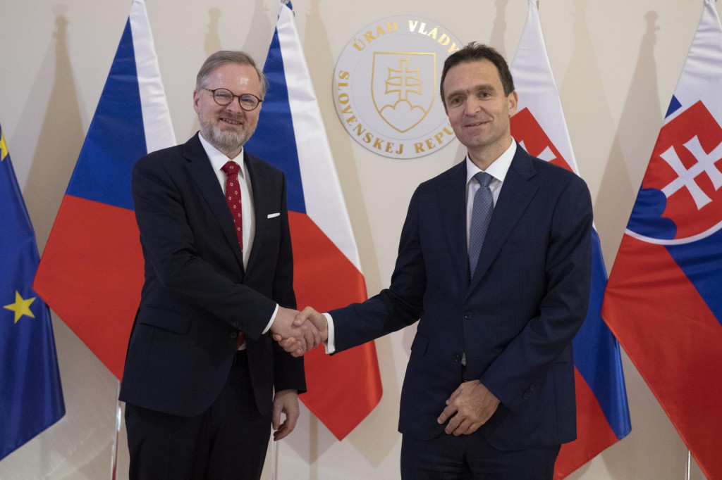 Predseda vlády Ľudovít Ódor a český predseda vlády Petr Fiala v Bratislave.

FOTO: TASR/Pavel Neubauer