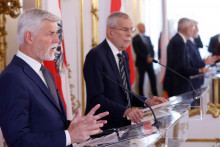 Rakúsky prezident Alexander Van der Bellen a jeho český náprotivok Petr Pavel. FOTO: Reuters