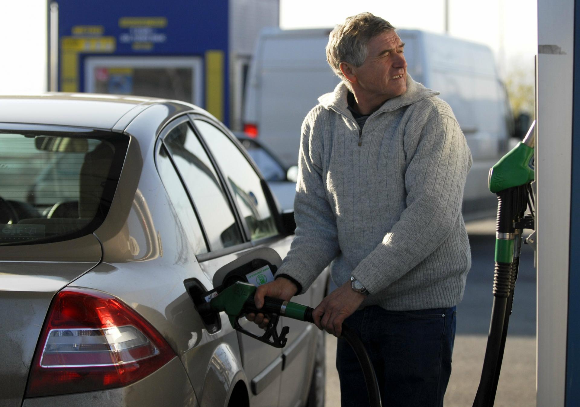 Ceny palív na Slovensku rástli, Česi tankujú lacnejšie