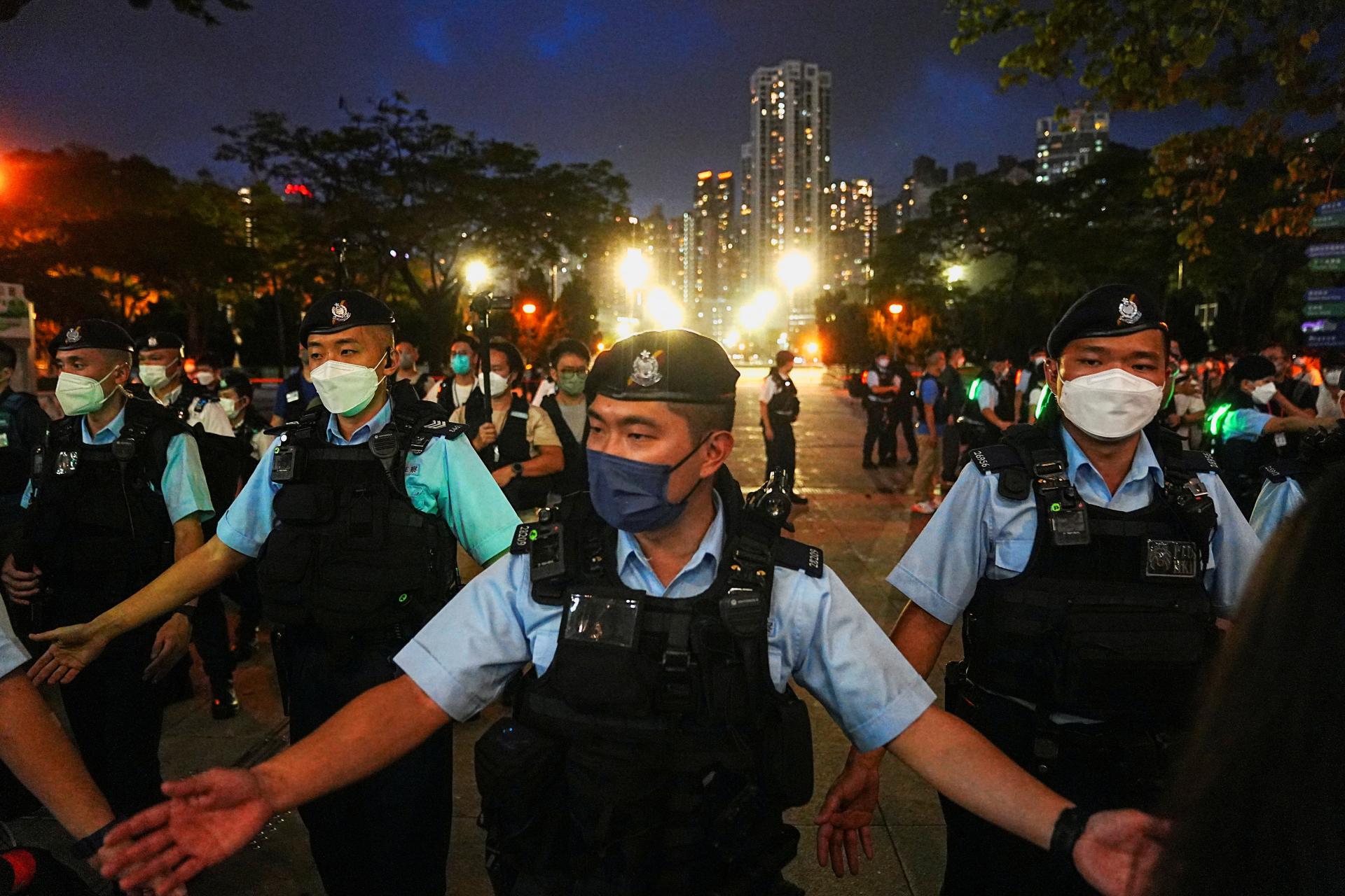 Polícia v predvečer výročia masakra z roku 1989 v Hongkongu zatýkala, pripomínali krvavé udalosti