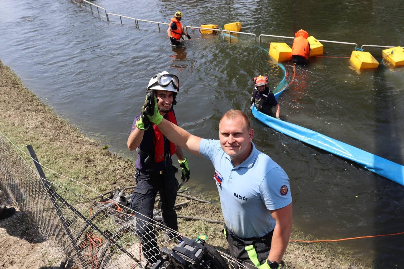 Slovenskí hasiči skončili s pomáhaním po povodniach v Taliansku, odčerpali viac než milión kubíkov vody