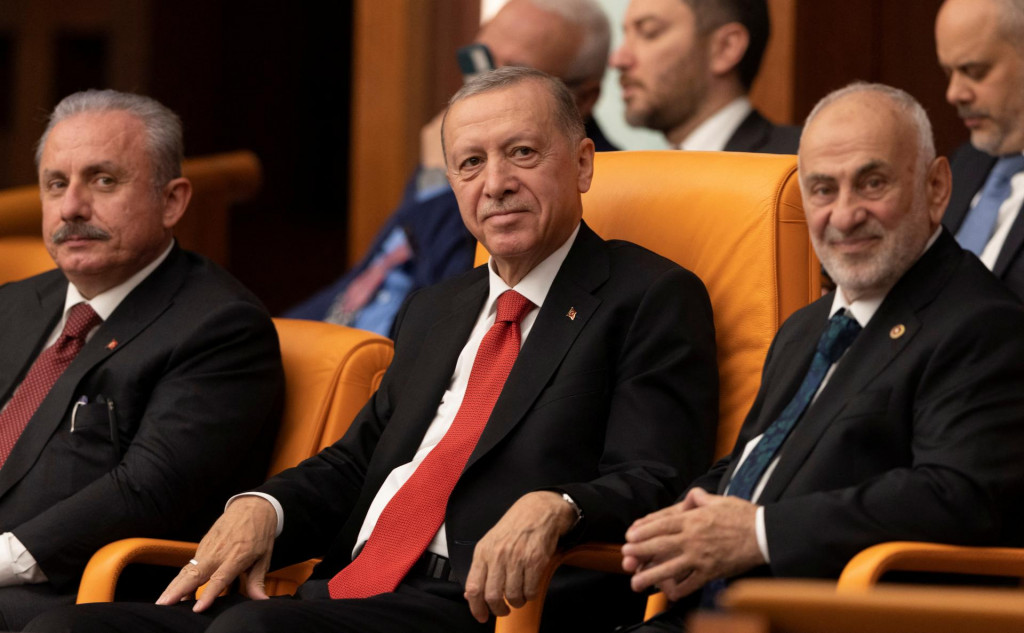 Turecký prezident Tayyip Erdogan sa zúčastnil na slávnostnej prísahe v tureckom parlamente v Ankare. FOTO: Reuters