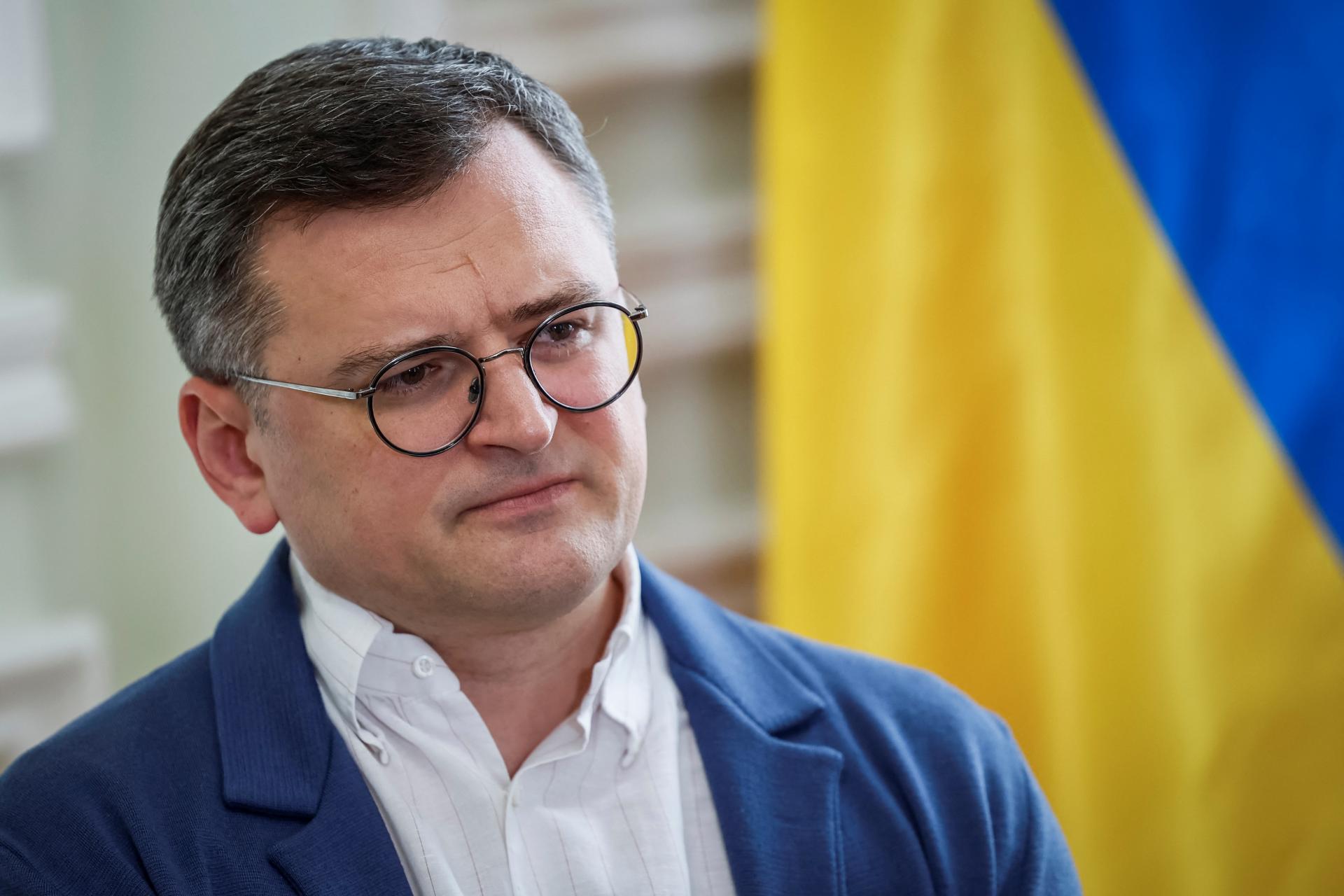 Ukrajina má dosť zbraní na spustenie protiofenzívy, tvrdí minister Kuleba