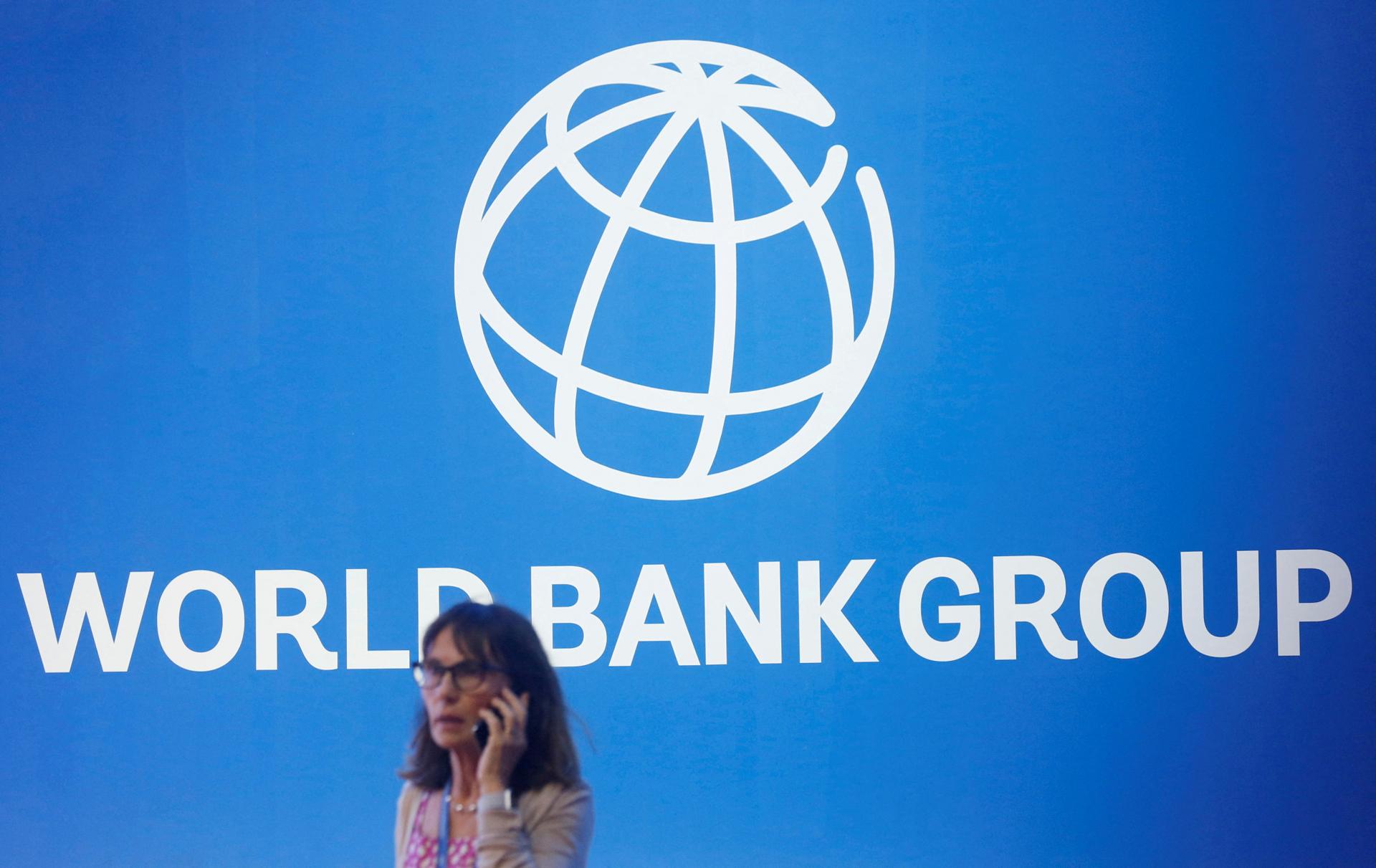 Svetová banka zvýšila svoju prognózu globálneho rastu, veľké ekonomiky sa ukázali byť odolnejšie