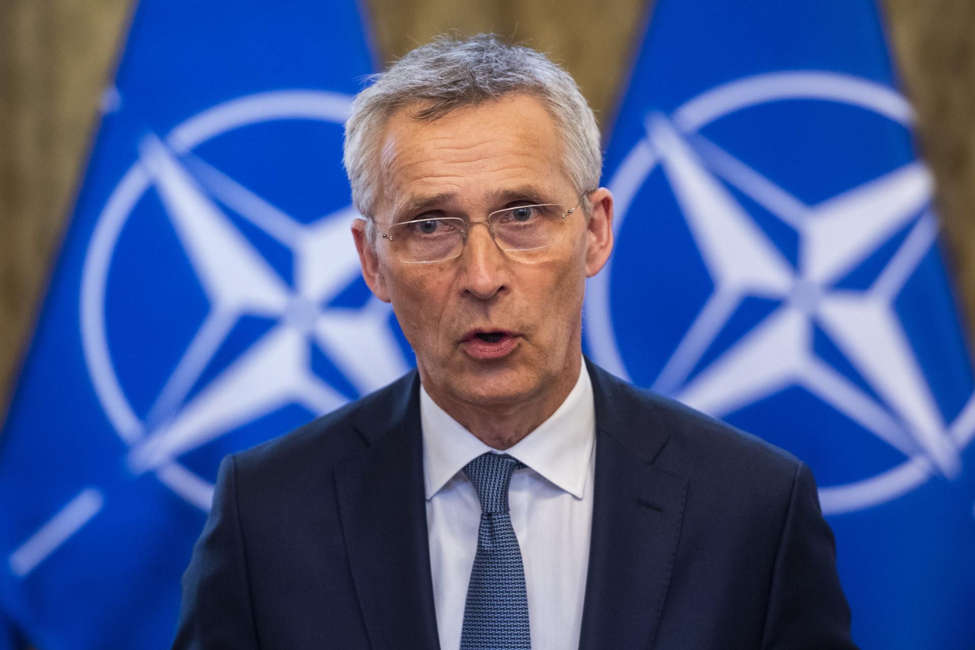 NATO musí diskutovať o bezpečnostných prísľuboch Kyjeva. Rusko nesmie po vojne útočiť, tvrdí Stoltenberg