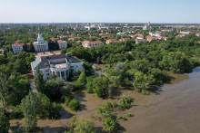 Povodeň v centra mesta Nová Kachovka. FOTO: Reuters
