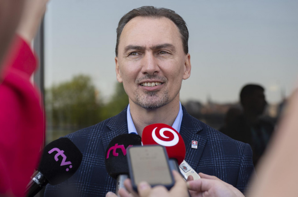 Prezident Slovenského zväzu ľadového hokeja Miroslav Šatan kritizoval iniciatívu klubov o odštiepenie sa od zväzu. FOTO: TASR/M. Baumann