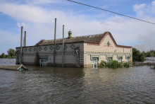 Záplavová oblasť po pretrhnutí priehrady Nová Kachovka. FOTO: Reuters