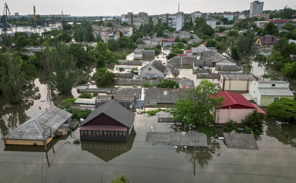 Záplavová oblasť po pretrhnutí priehrady Nová Kachovka.FOTO: Reuters