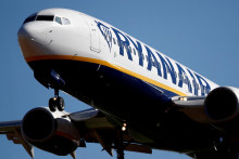Lietadlo Boeing 737-800 spoločnosti Ryanair. FOTO: Reuters